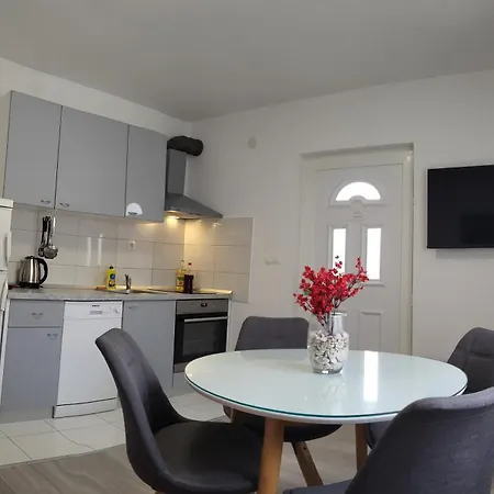 Apartment Ivona *