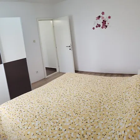 Apartment Ivona