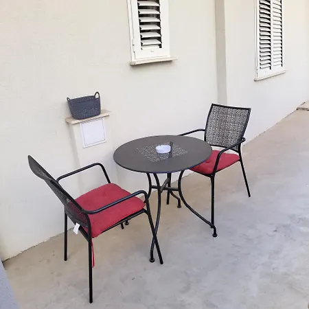 Ivona Apartment *
